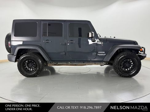 Used 2017 Jeep Wrangler Unlimited Sport w/ Quick Order Package 23S AWD/4WD image 5
