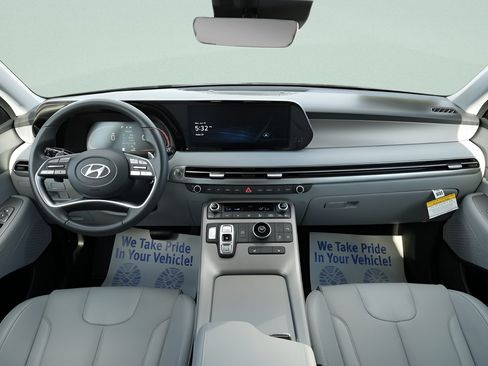 Certified 2025 Hyundai Palisade SEL FWD image 19