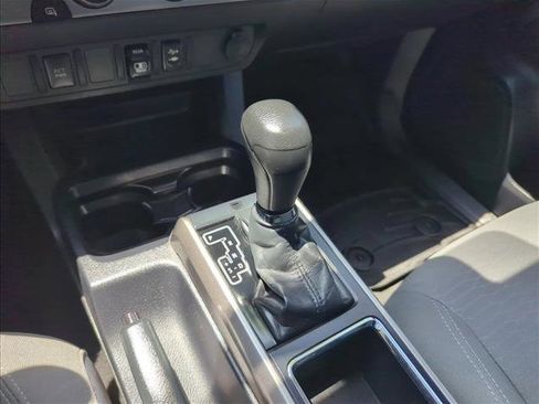 Used 2019 Toyota Tacoma SR5 RWD image 7