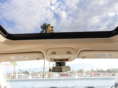 Used 2023 Cadillac XT6 Premium Luxury FWD image 19