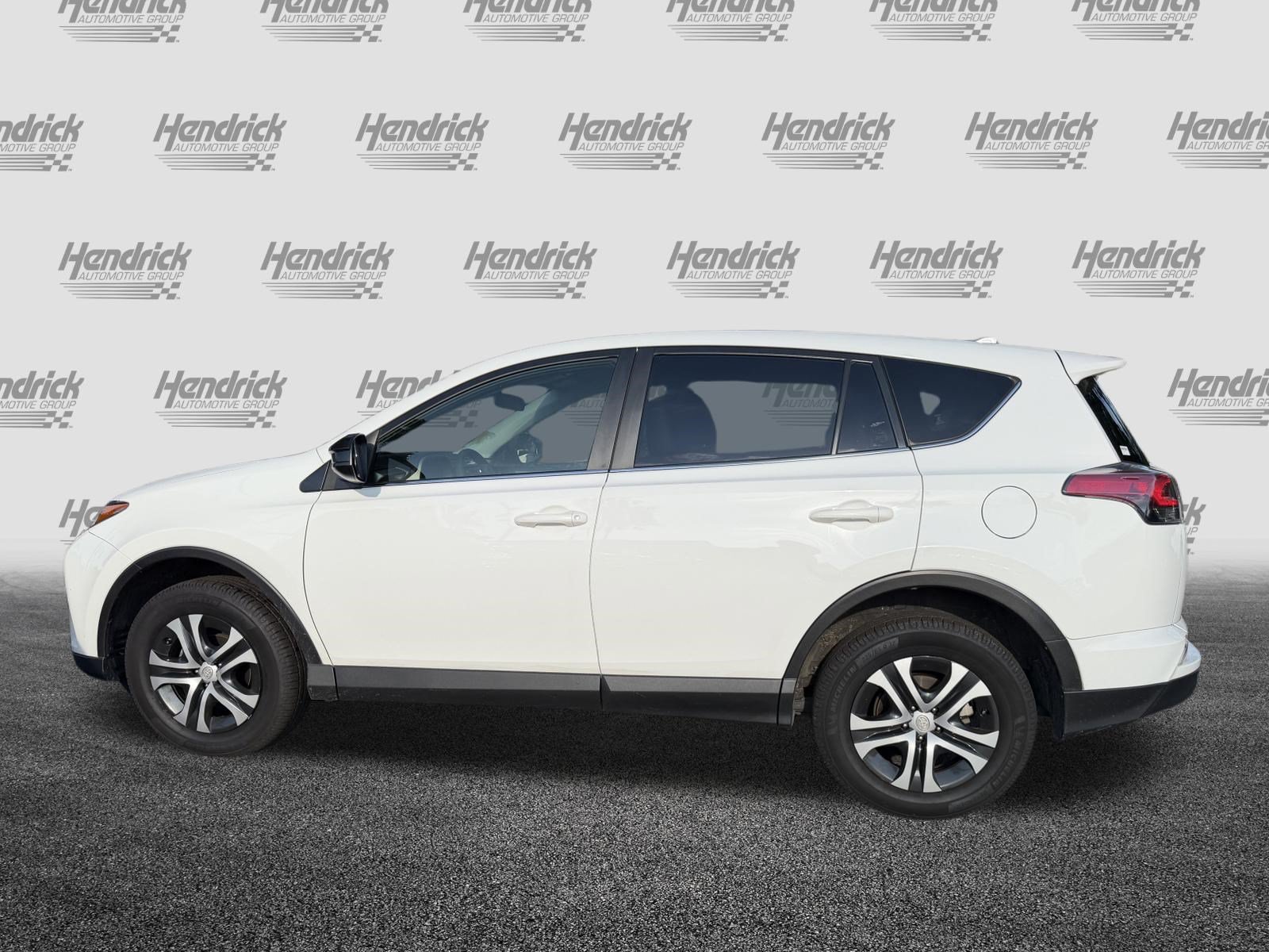 Used 2017 Toyota RAV4 LE FWD image 6