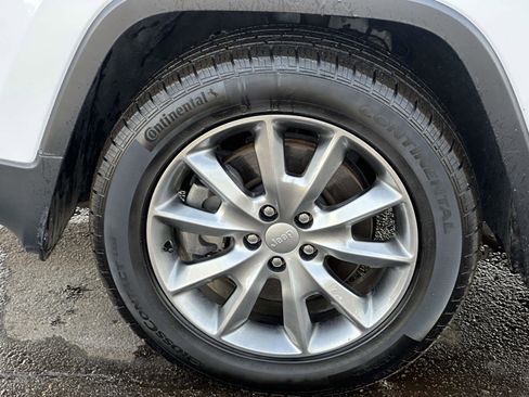 Used 2018 Jeep Cherokee Limited image 9