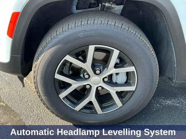 Used 2024 Jeep Grand Cherokee Limited w/ Trailer Tow Package AWD/4WD image 13