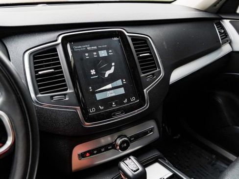 Used 2018 Volvo XC90 T5 Momentum w/ Convenience Package image 14