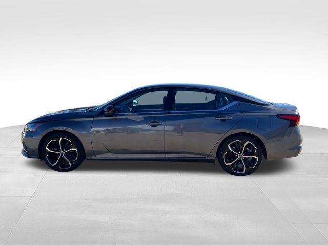 Used 2025 Nissan Altima 2.5 SR FWD image 3