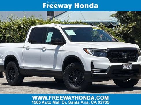Used 2025 Honda Ridgeline Black Edition image 1