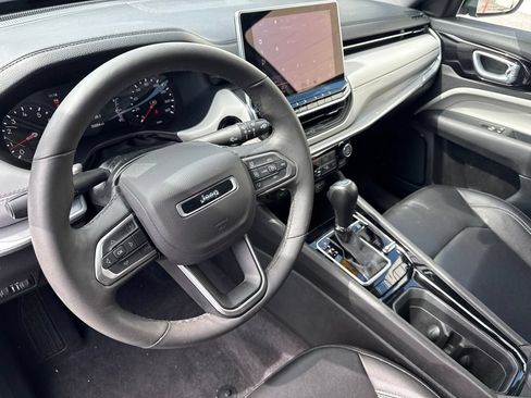 Used 2025 Jeep Compass Limited AWD/4WD image 21