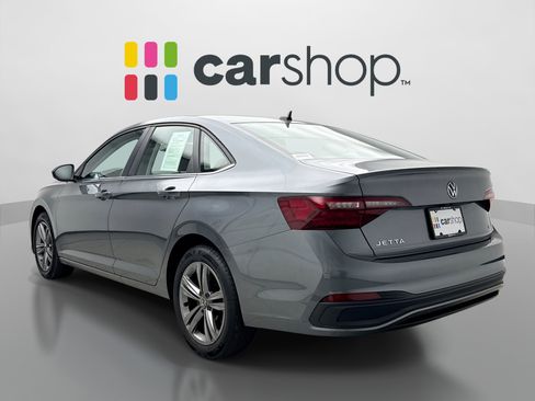 Used 2023 Volkswagen Jetta SE w/ Panoramic Sunroof Package FWD image 3