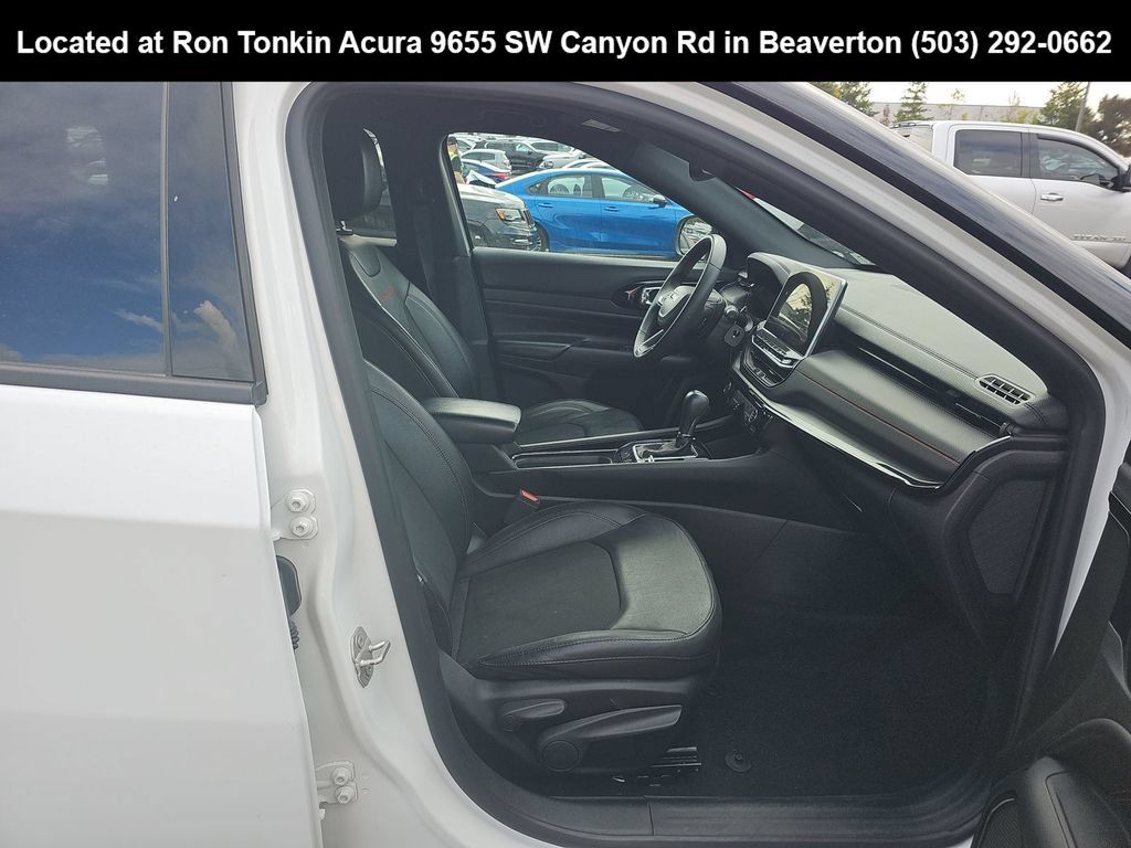 Used 2024 Jeep Compass Trailhawk AWD/4WD image 7