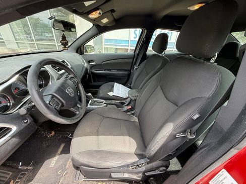 Used 2013 Dodge Avenger SE FWD image 6