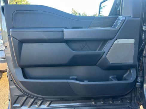 Used 2025 Ford F150 Lightning Lariat image 22