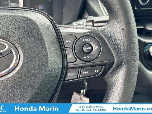 Used 2020 Toyota Corolla LE FWD image 29