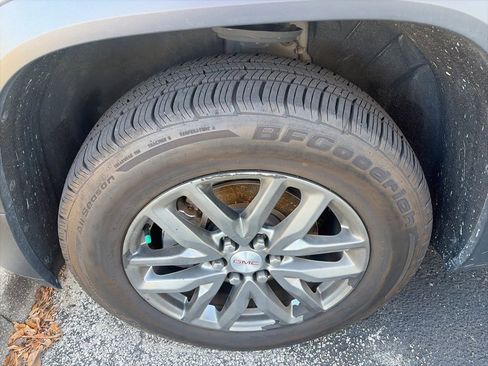 Used 2019 GMC Acadia SLT image 14