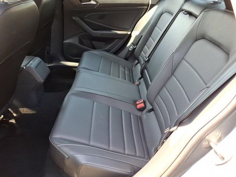Used 2024 Volkswagen Jetta SE FWD image 9