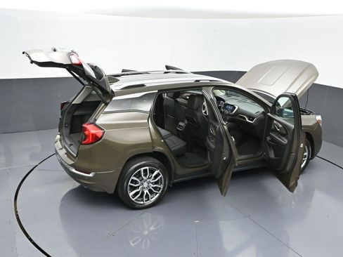Used 2023 GMC Terrain Denali image 52
