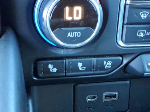 Used 2021 Chevrolet Tahoe High Country w/ Premium Package image 9