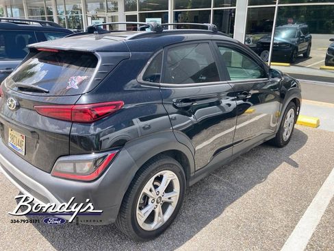 Used 2022 Hyundai Kona SEL FWD image 3