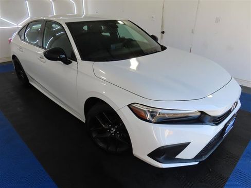 Used 2023 Honda Civic Sport image 5