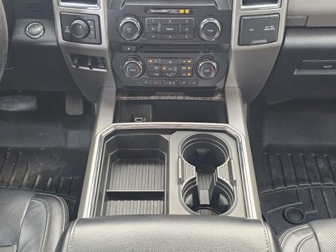 Used 2017 Ford F250 Lariat w/ Lariat Ultimate Package AWD/4WD image 19