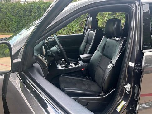 Used 2021 Jeep Grand Cherokee Laredo X RWD image 33