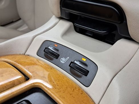 Used 2002 Lexus SC 430 Convertible image 24