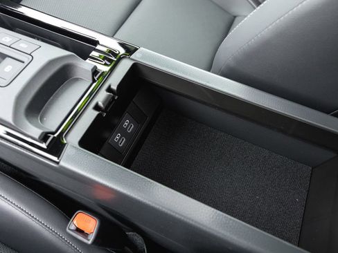 Used 2026 Toyota Prius Plug-In Hybrid image 22