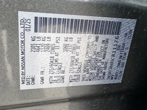 Used 2025 Nissan Rogue SV FWD image 35