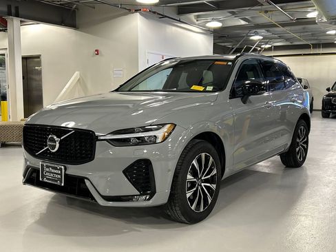 Certified 2025 Volvo XC60 B5 Plus image 5