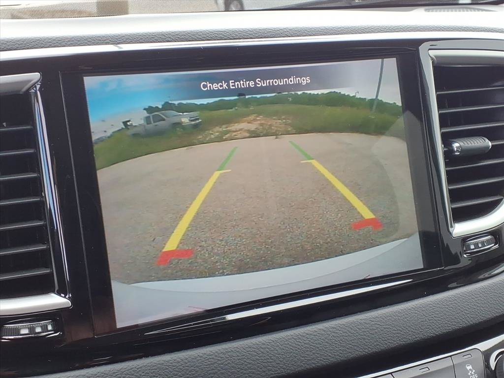 Used 2023 Chrysler Pacifica Touring-L FWD image 13