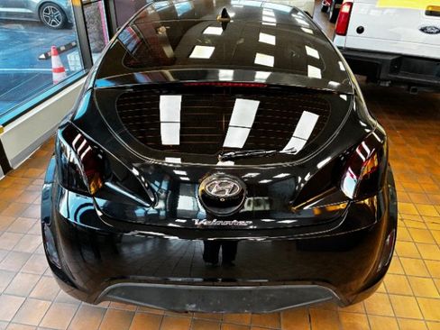 Used 2016 Hyundai Veloster image 13