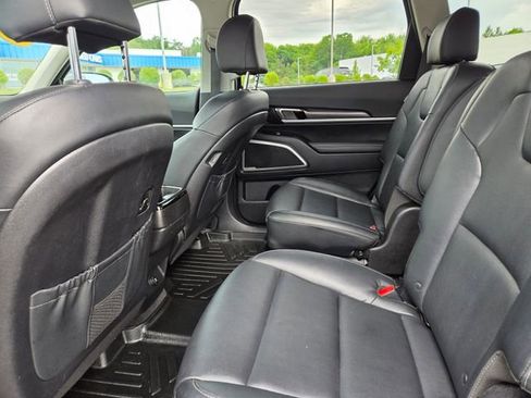 Used 2023 Kia Telluride S AWD/4WD image 19