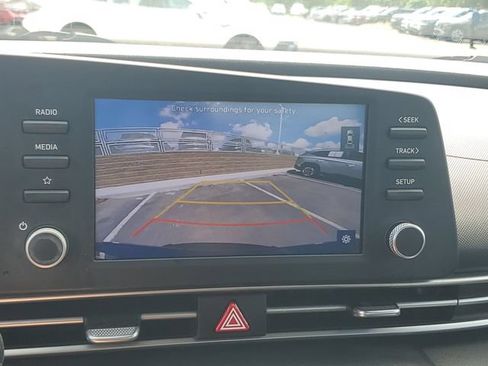 Used 2022 Hyundai Elantra SEL w/ Preferred Accessory Package FWD image 26