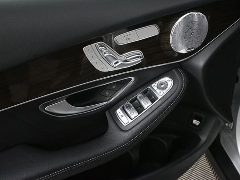 Used 2018 Mercedes-Benz GLC 300 image 3