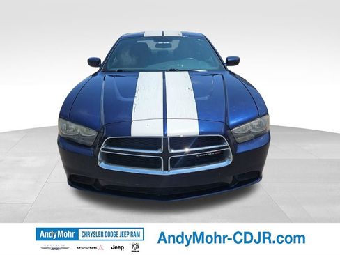Used 2014 Dodge Charger SE RWD image 5