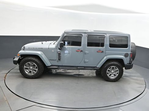 Used 2015 Jeep Wrangler Unlimited Rubicon w/ Connectivity Group image 32