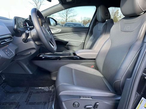 Used 2023 Volkswagen ID.4 Pro S Plus image 10