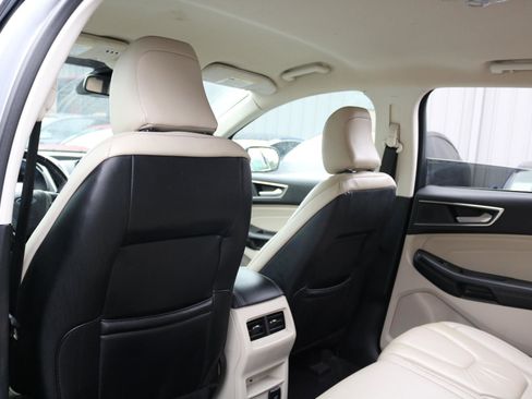 Used 2022 Ford Edge Titanium AWD/4WD image 27