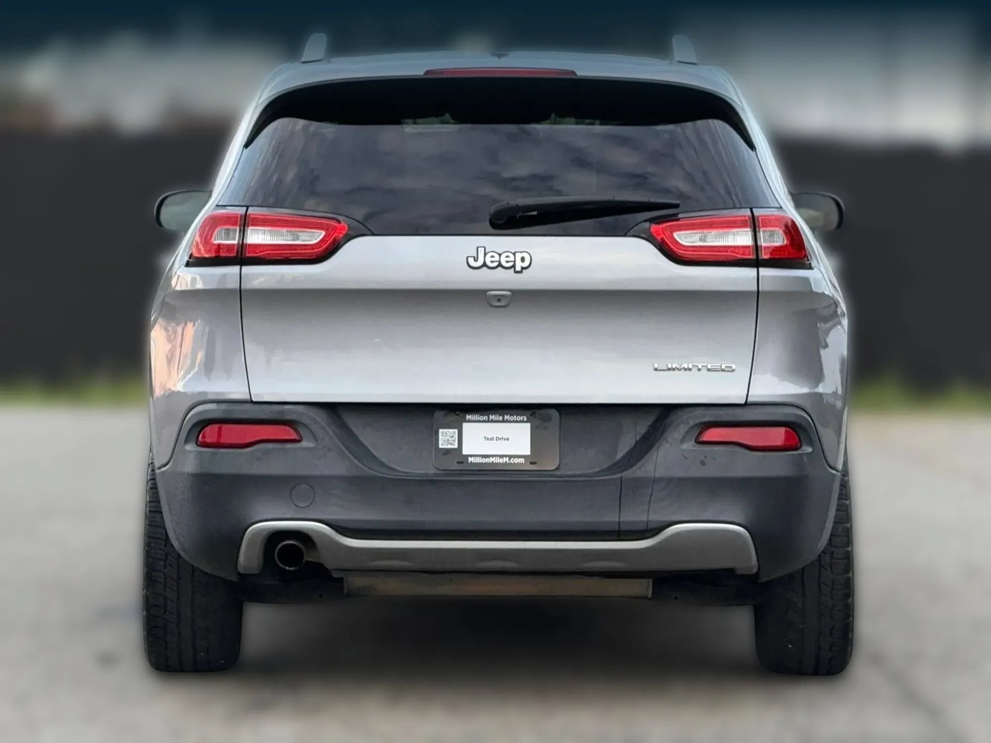 Used 2017 Jeep Cherokee Limited FWD image 4