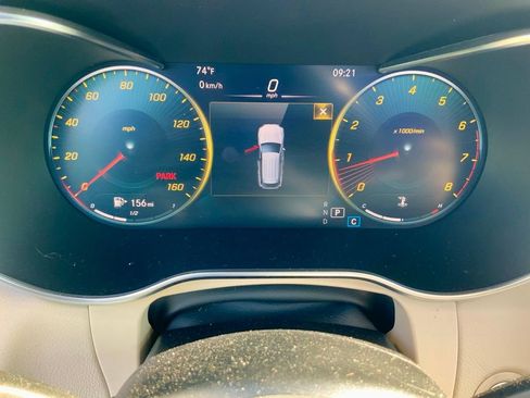 Used 2021 Mercedes-Benz GLC 300 4MATIC image 21