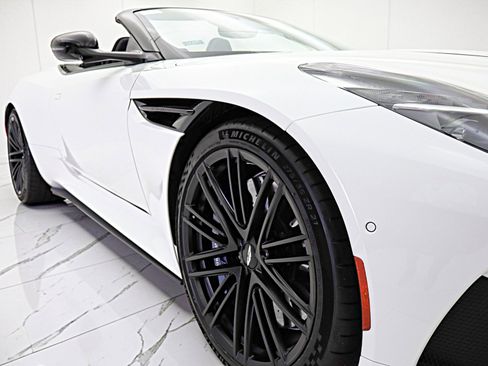 Used 2024 Aston Martin DB12 Convertible RWD image 18