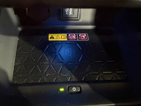 Used 2024 Toyota RAV4 XSE AWD/4WD image 15