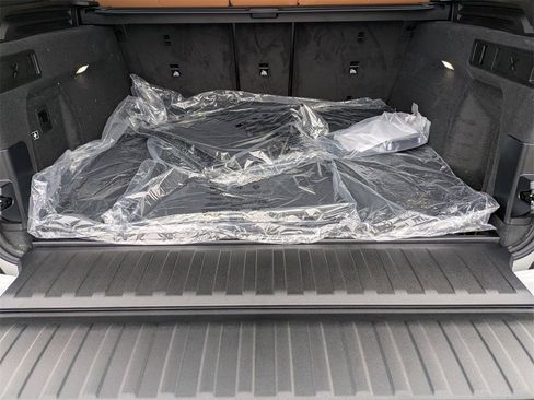 New 2026 BMW X5 M60i w/ Climate Comfort Package image 34