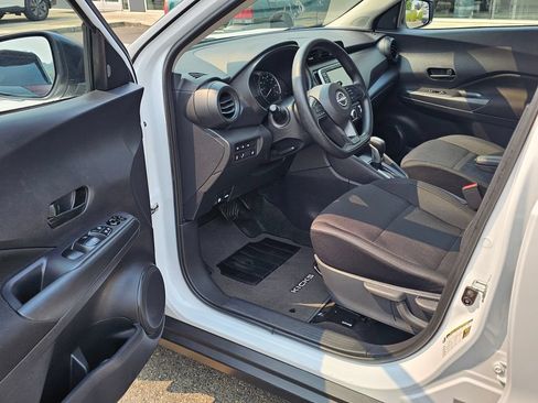 Used 2024 Nissan Kicks S FWD image 19