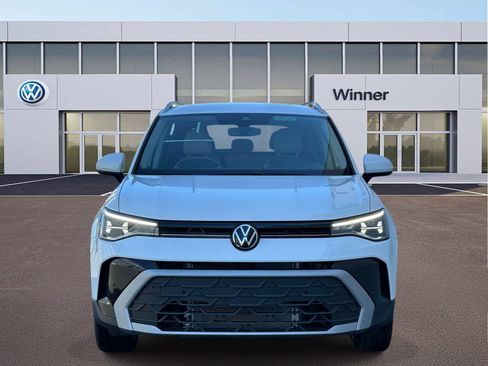 New 2026 Volkswagen Taos SE FWD image 9