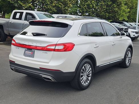 Used 2016 Lincoln MKX Select w/ Select Plus Package AWD/4WD image 7
