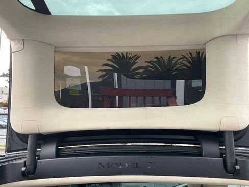 Used 2017 Tesla Model X 75D image 55