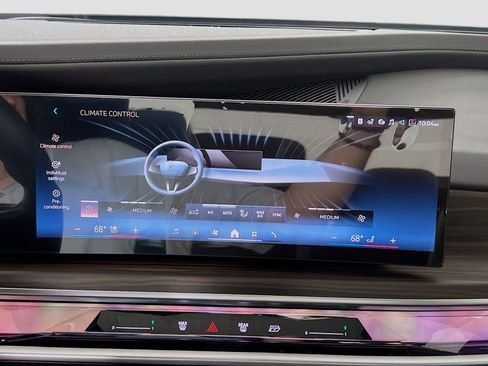 New 2025 BMW i7 xDrive60 image 18