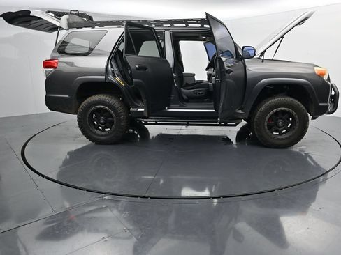 Used 2010 Toyota 4Runner SR5 AWD/4WD image 27