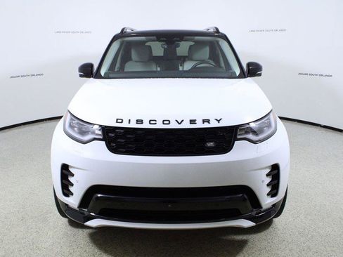 Used 2025 Land Rover Discovery Dynamic SE AWD/4WD image 2