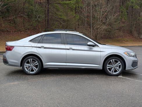 Used 2024 Volkswagen Jetta SE image 10